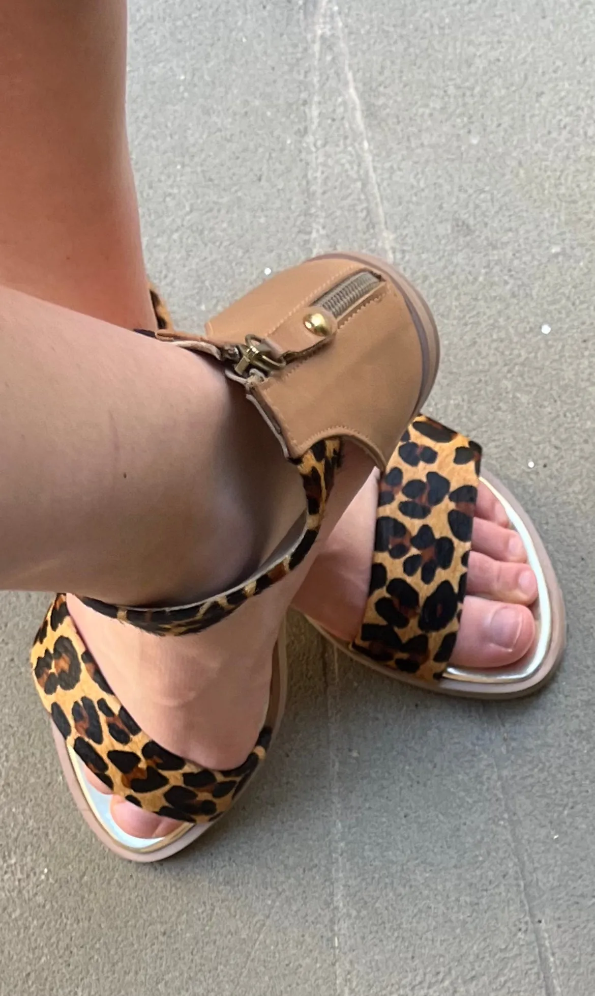 Marionette - Leopard flat sandal- 35, 37 and 40!