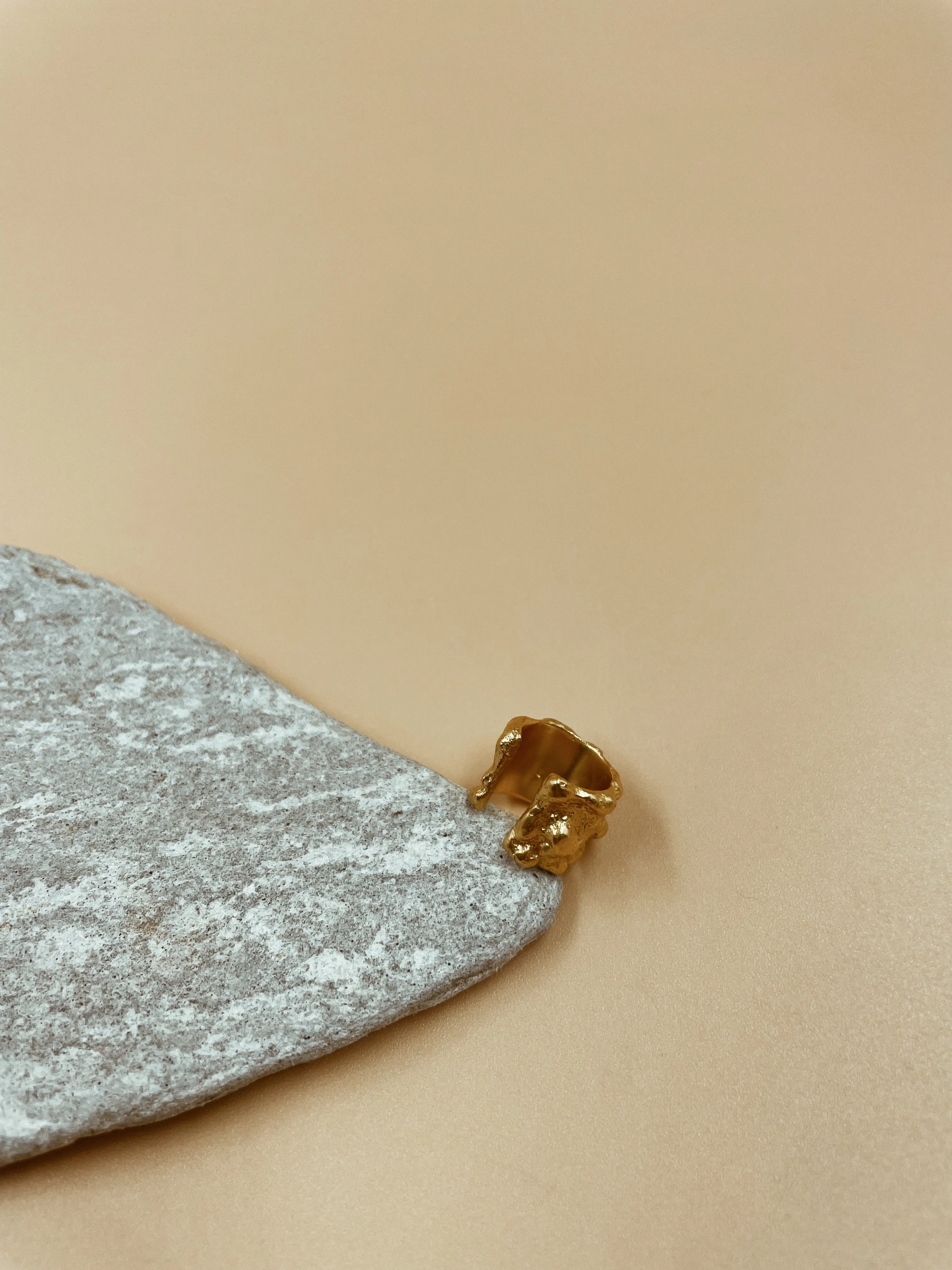 Vision Ear Cuff In 18kt Solid Gold